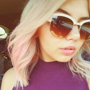 Meet your Posher, Bella